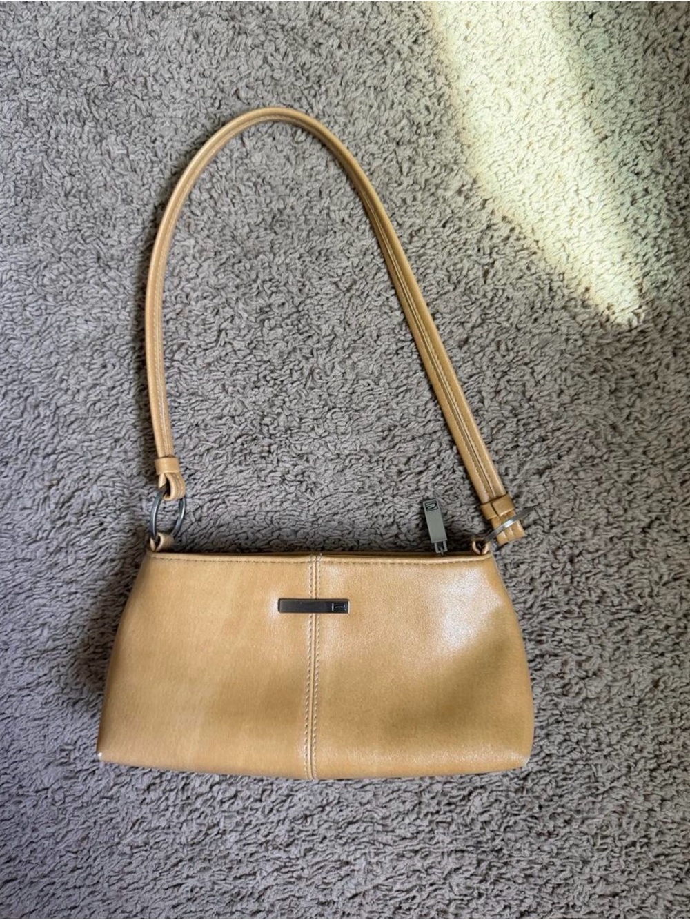 Vintage Tan Leather Shoulder Bag - Women